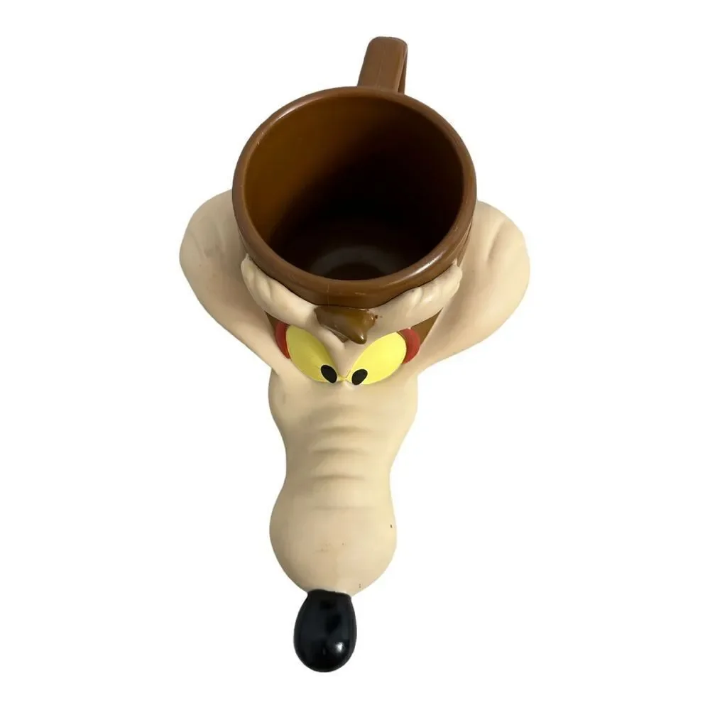 Vintage Warner Brothers Wiley Coyote 1993 Plastic Mug 3D mug